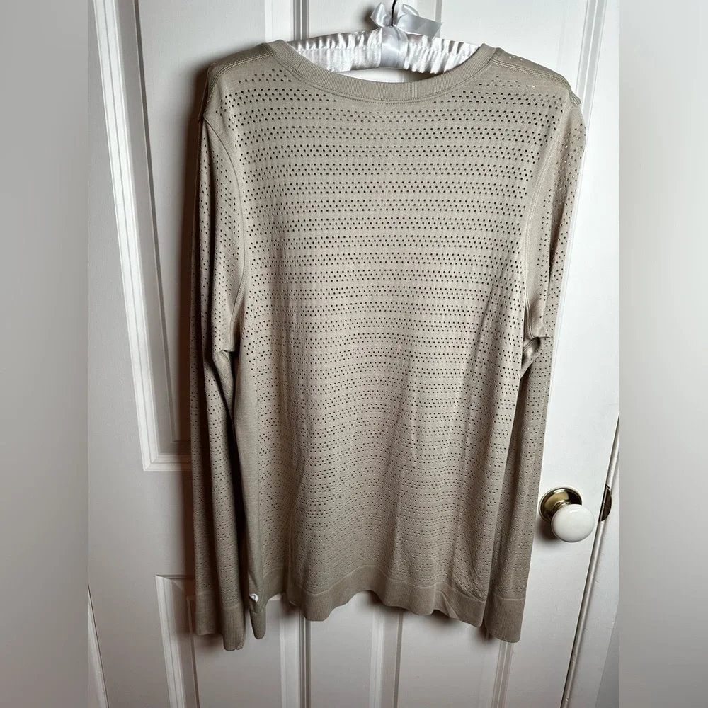 Lululemon Athletica Light Beige Crew Neck shirt - Picture 5 of 6